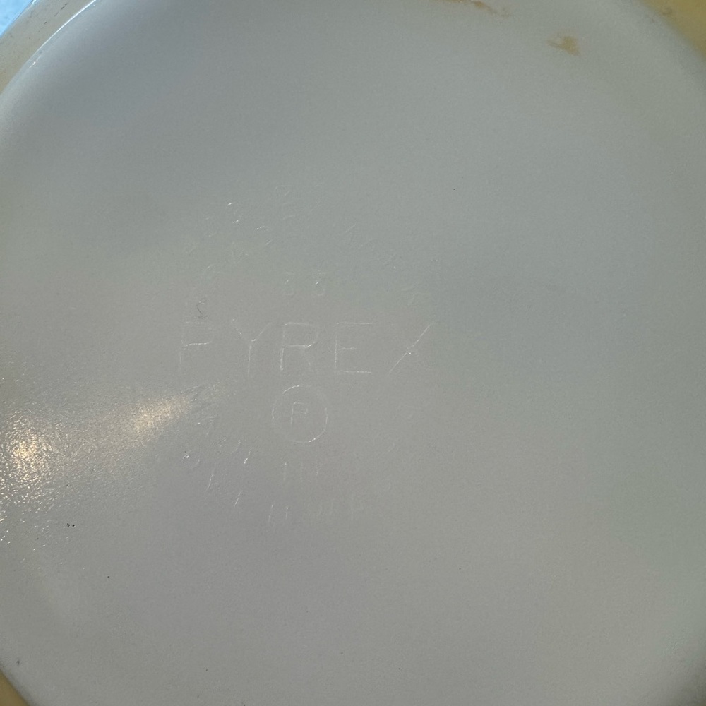 Vintage Pyrex Yellow Mixing Bowl - Picture 7 of 11